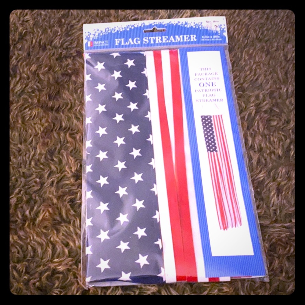 NWT USA flag streamer